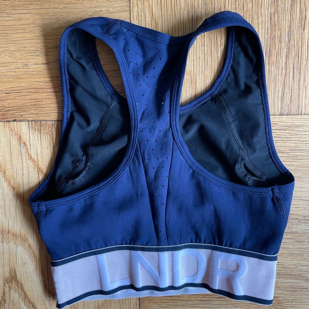 Lndr Nwot $111 Marvel Medium Support Sports Bra/Crop Top Navy/Pink, Size Xs — image 4 of 8